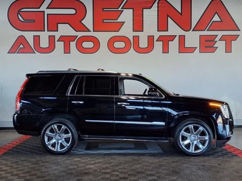 Used 2020 Cadillac Escalade Luxury AWD/4WD image 1