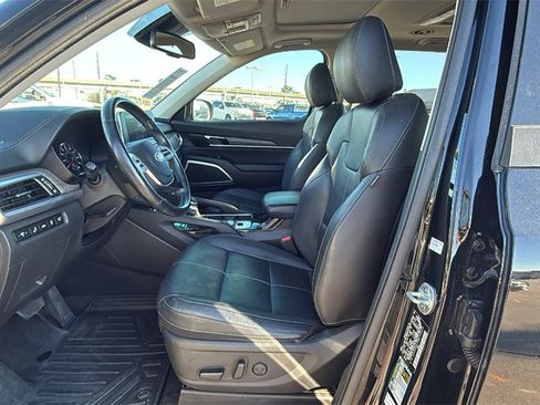 Used 2021 Kia Telluride EX w/ EX Premium Package image 12