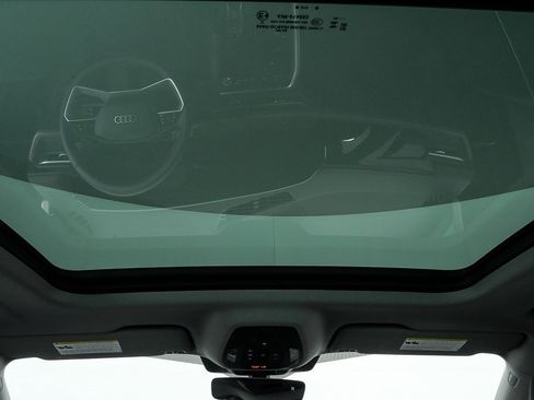 Certified 2025 Audi Q5 Premium w/ Convenience Package image 19