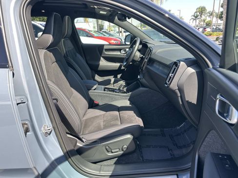 Certified 2023 Volvo XC40 Recharge Ultimate w/ Protection Package Premier image 25