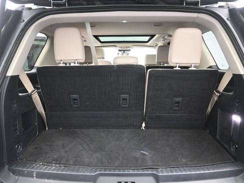 Used 2022 Ford Expedition XLT RWD image 25