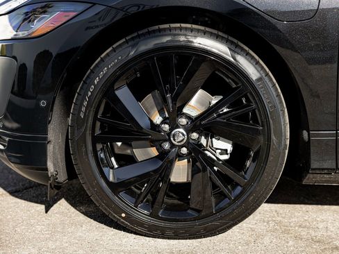 New 2024 Jaguar I-PACE R-Dynamic HSE image 11