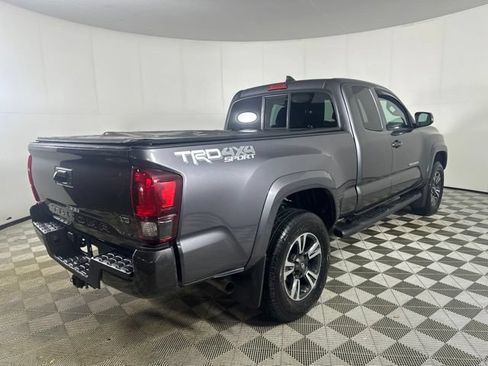 Used 2018 Toyota Tacoma TRD Sport w/ Technology Package AWD/4WD image 6