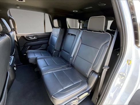 Used 2024 GMC Yukon SLT RWD image 21