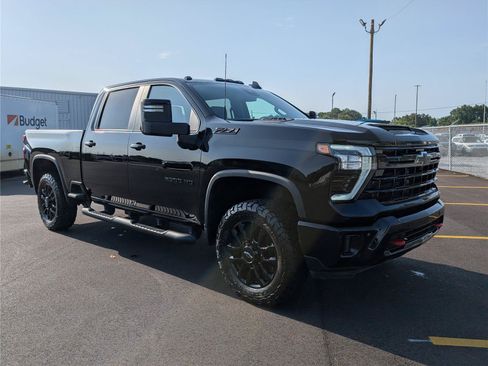 Used 2025 Chevrolet Silverado 2500 LT w/ Trail Boss Package AWD/4WD image 7