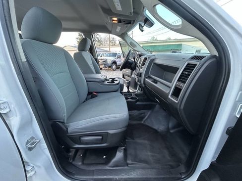 Used 2018 RAM 2500 Tradesman w/ Chrome Appearance Group image 21