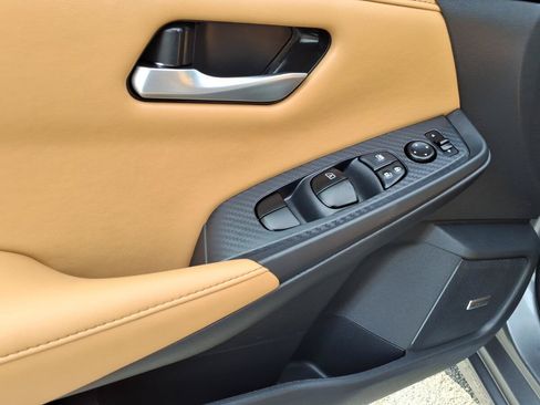Used 2024 Nissan Sentra SV w/ SV Premium Package FWD image 18