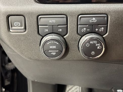 Used 2024 Chevrolet Silverado 1500 LT AWD/4WD image 29
