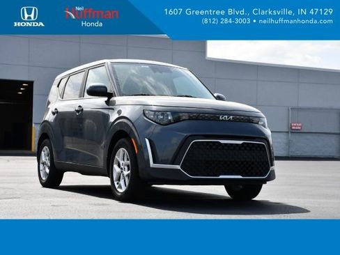 Used 2023 Kia Soul LX w/ LX Technology Package FWD image 1