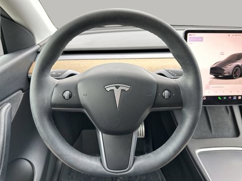 Used 2022 Tesla Model Y Performance AWD/4WD image 11