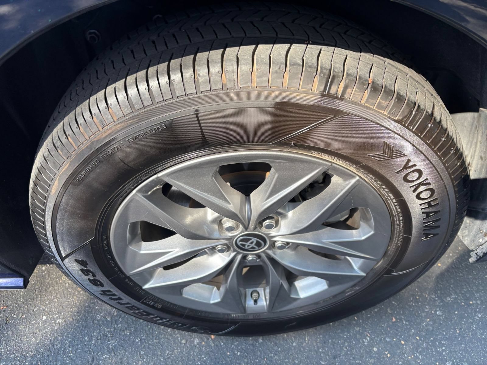 Used 2025 Toyota Sienna XLE FWD image 32