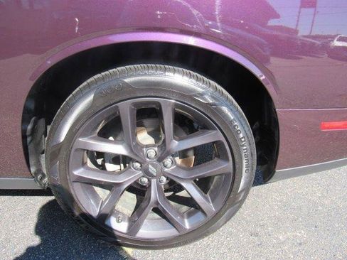 Used 2021 Dodge Challenger SXT w/ Driver Convenience Group RWD image 29