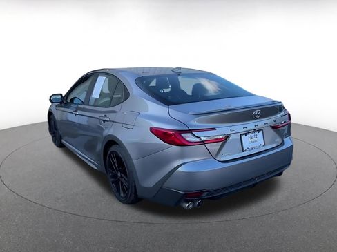Used 2025 Toyota Camry SE image 11