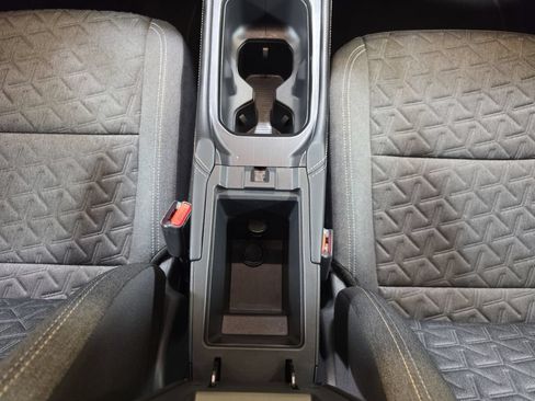 Used 2025 Nissan Kicks SV AWD/4WD image 24