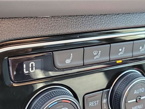Used 2022 Volkswagen Atlas SE image 33