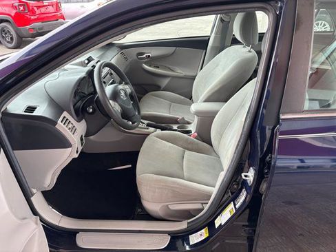 Used 2013 Toyota Corolla LE FWD image 12