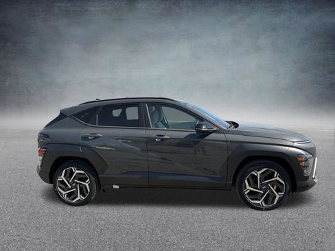 Used 2026 Hyundai Kona SEL Premium FWD image 7