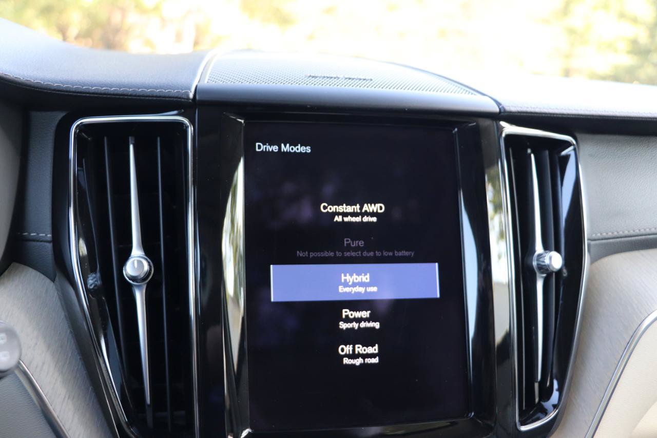 Used 2021 Volvo XC60 T8 Inscription w/ Advanced Package AWD/4WD image 14