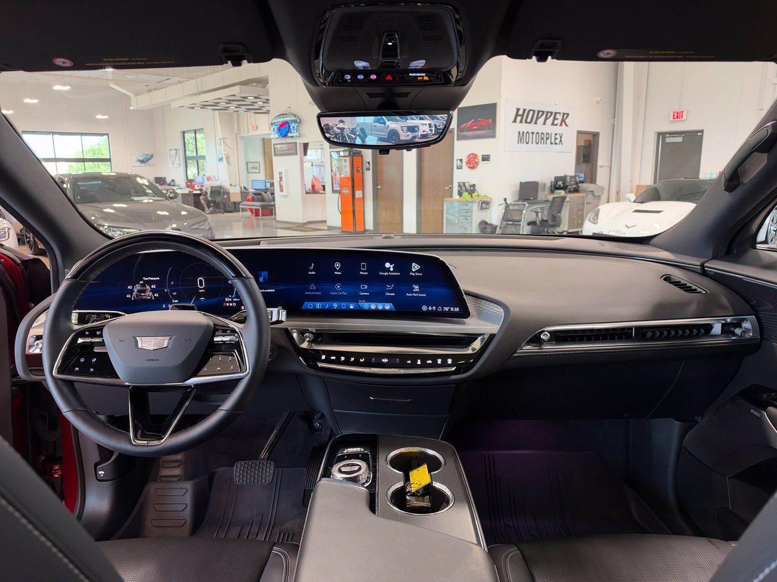 Used 2024 Cadillac Lyriq Luxury w/ LPO, Floor Liner Package AWD/4WD image 17
