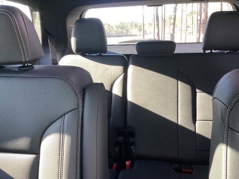 New 2026 Chevrolet Traverse LT w/ Midnight/Sport Edition image 15