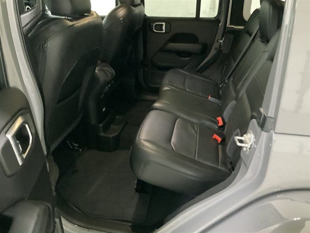 Used 2023 Jeep Wrangler Unlimited Sahara AWD/4WD image 17
