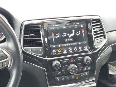 Used 2022 Jeep Grand Cherokee Limited w/ Luxury Group II image 28