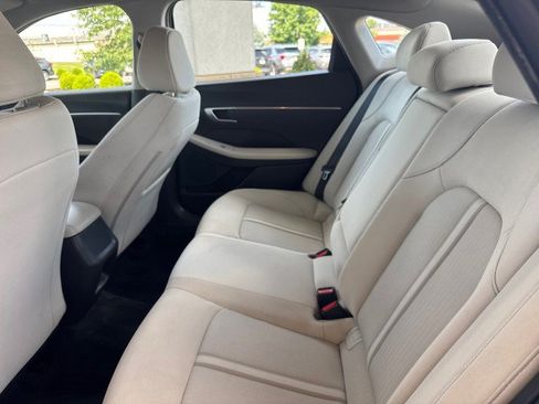 Used 2023 Hyundai Sonata SEL FWD image 7