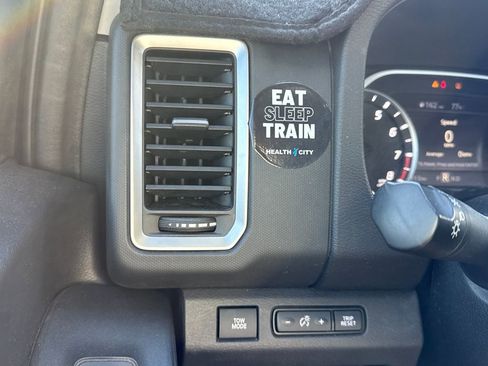 Used 2022 Nissan Frontier SV image 45