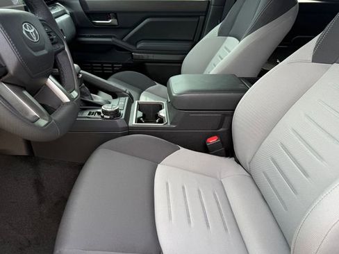 Used 2025 Toyota Tacoma TRD Off-Road AWD/4WD image 11