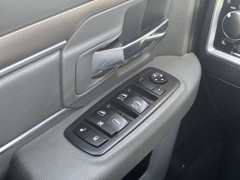 Used 2018 RAM 2500 SLT AWD/4WD image 19