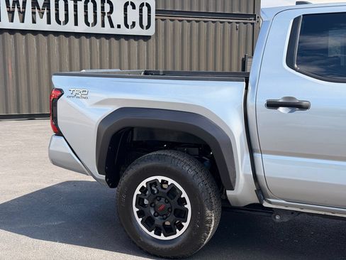 Used 2024 Toyota Tacoma TRD Off-Road AWD/4WD image 4