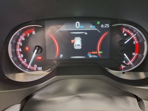 Used 2025 Toyota RAV4 XLE FWD image 14