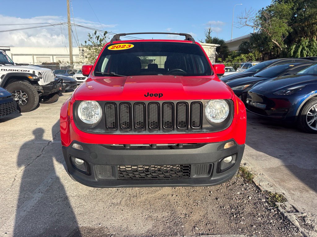 Used 2018 Jeep Renegade Altitude w/ UConnect 8.4 Nav Group AWD/4WD image 8