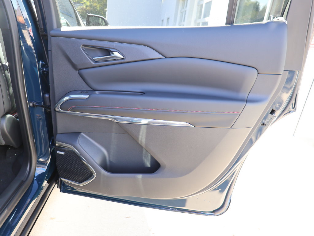 New 2027 Chevrolet Traverse RS AWD/4WD image 35