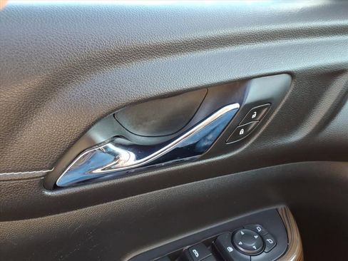 Used 2019 GMC Acadia SLE FWD image 18