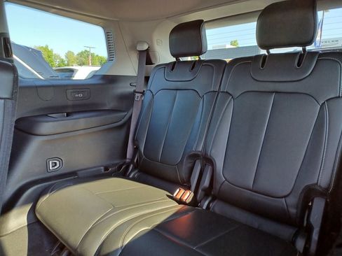 Used 2023 Jeep Grand Cherokee L Limited AWD/4WD image 30