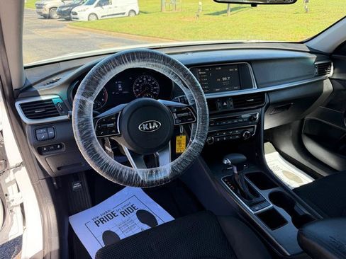 Used 2020 Kia Optima LX FWD image 5
