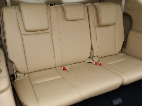 Used 2019 Toyota Highlander XLE image 22