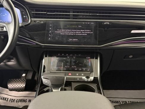 Used 2019 Audi Q8 Premium Plus w/ Premium Plus AWD/4WD image 27