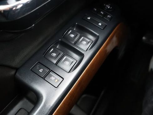 Used 2017 Chevrolet Silverado 3500 LTZ AWD/4WD image 18
