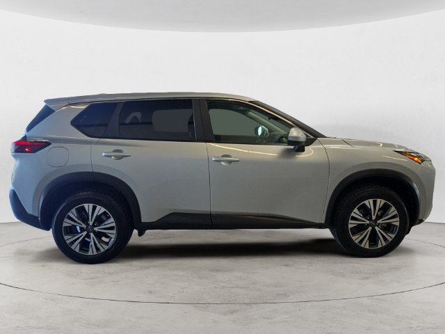 Used 2023 Nissan Rogue SV AWD/4WD image 4