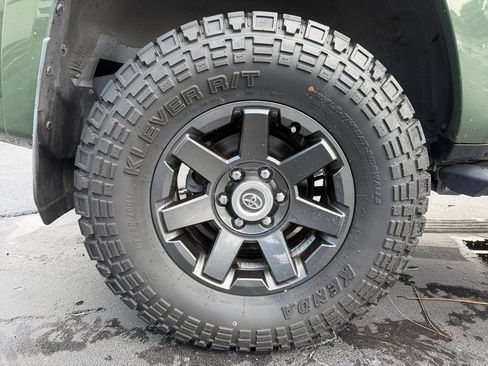 Used 2022 Toyota 4Runner Trail Special Edition AWD/4WD image 24