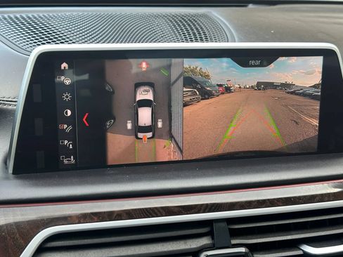 Used 2019 BMW 740i w/ Executive Package RWD image 32