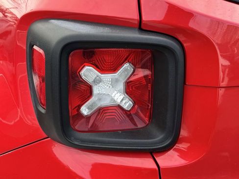 Used 2015 Jeep Renegade Sport w/ Power & Air Group image 10