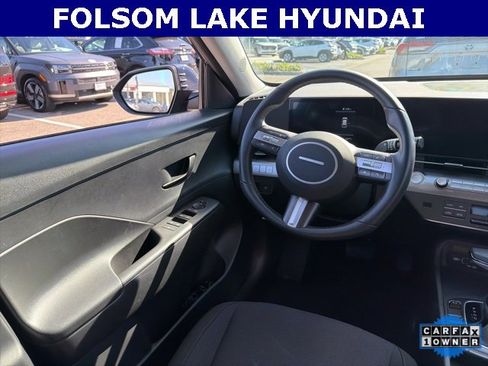 Certified 2025 Hyundai Kona SEL image 9
