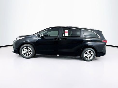 New 2026 Toyota Sienna Limited image 5