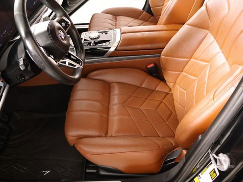 Used 2023 BMW 760i xDrive w/ Luxury Rear Seating Package AWD/4WD image 12