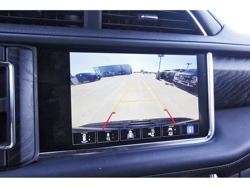 Used 2024 GMC Yukon Denali RWD image 22
