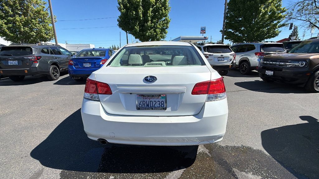 Used 2011 Subaru Legacy 2.5i Premium AWD/4WD image 5