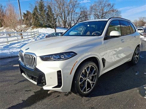 New 2026 BMW X5 xDrive50e w/ M Sport Package image 3